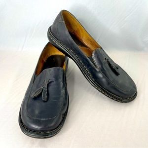 Born Women’s Black Leather Loafers 8 Slip On Shoe Closed Toe
